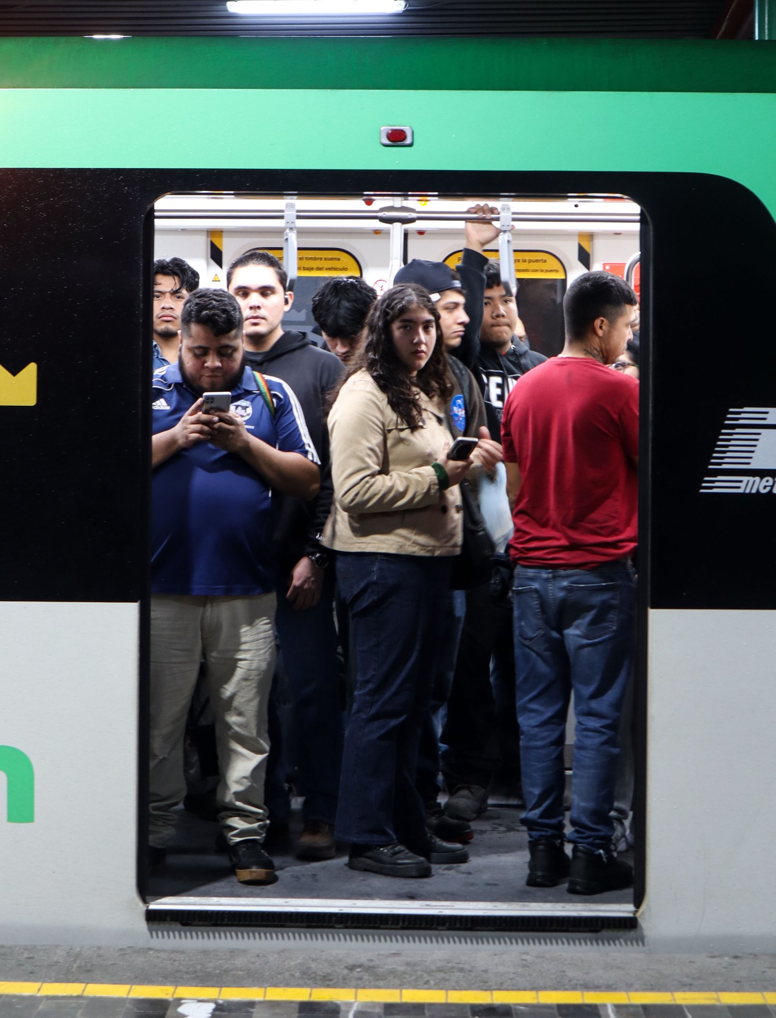 Fotografía 4 de la serie Vida Cotidiana en el transporte público